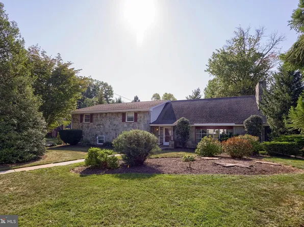 310 Cedar Ave, Hershey, PA 17033