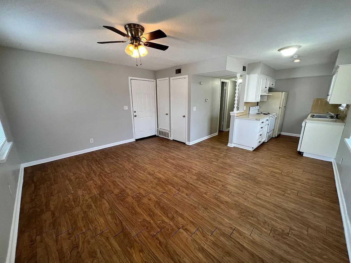 2-Bed, 1-Bath Apartment with Garage Parking! — Photo 4