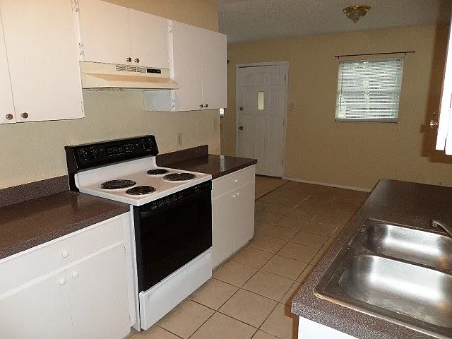 6914 Waycross Ave — Photo 11