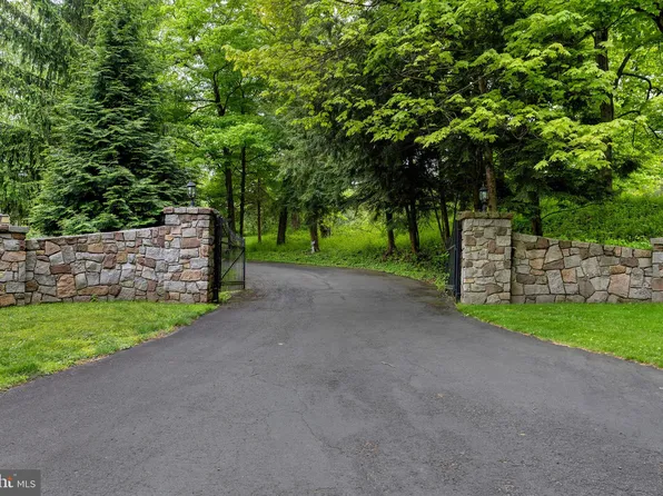 47 Pleasant Valley Harbourton Rd, Titusville, NJ 08560
