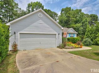 704 Mossburn Ct, Fuquay Varina, NC 27526