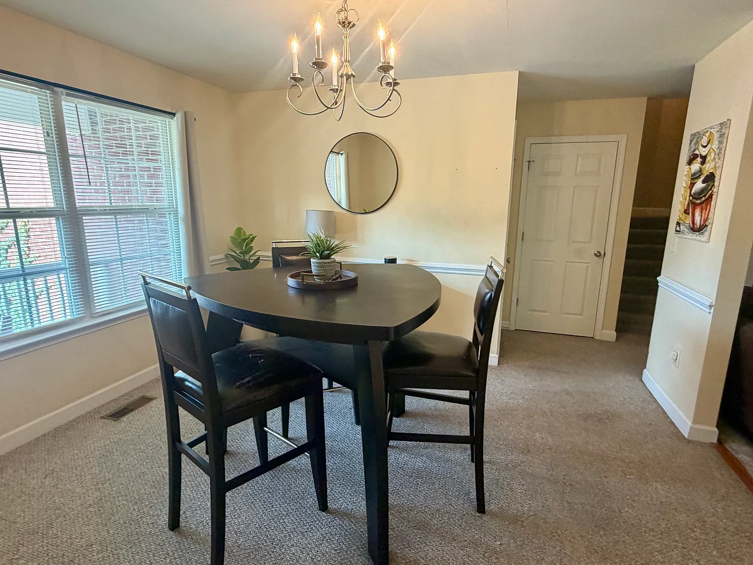 5 bed, 2.5 bath, 3000 sqft, $700 — Photo 4
