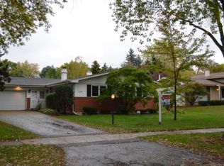 636 Columbine Ave, Lisle, IL 60532