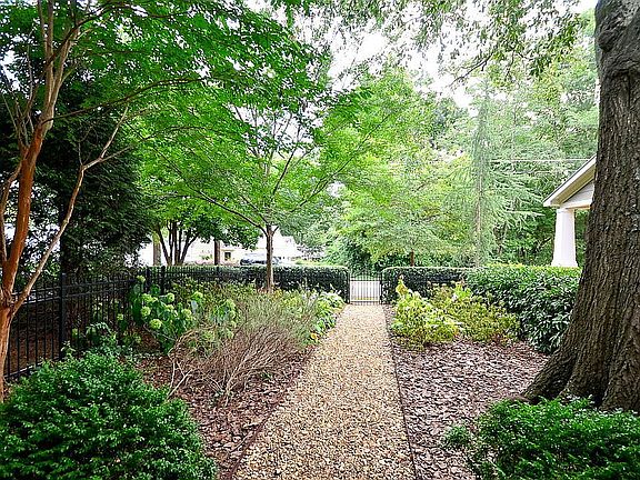 5th image of 258 South Ave