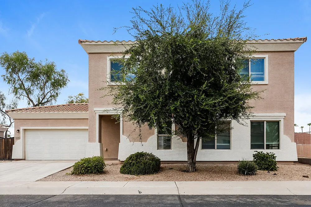 4 bed, 3.5 bath, 1994 sqft, $2,305 — Photo 1