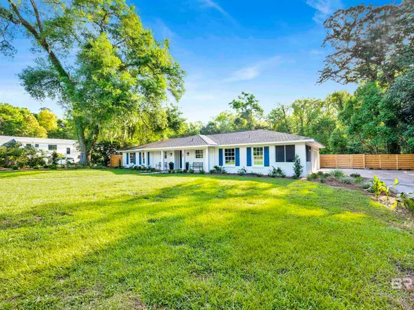 1104 Captain O'Neal Dr, Daphne, AL 36526