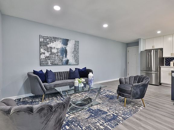 Living Room-newly renovated