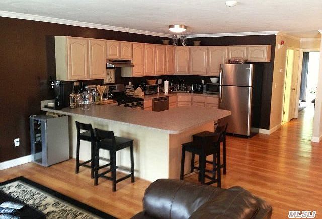 1st image of 43 Victorian Ln
