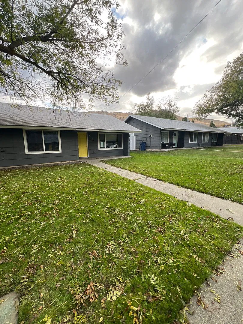 2 Bedroom In a Beautiful Residential Setting — Photo 4