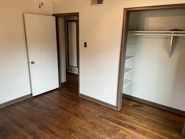 812 Nash St — Photo 6