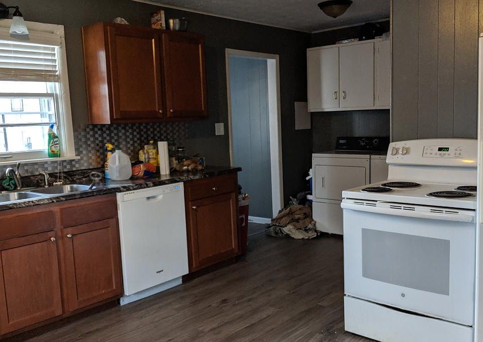 2nd image of 1401 W Abbott St