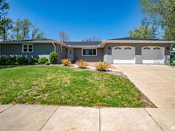 2nd image of 2803 W Briarcliff Ln
