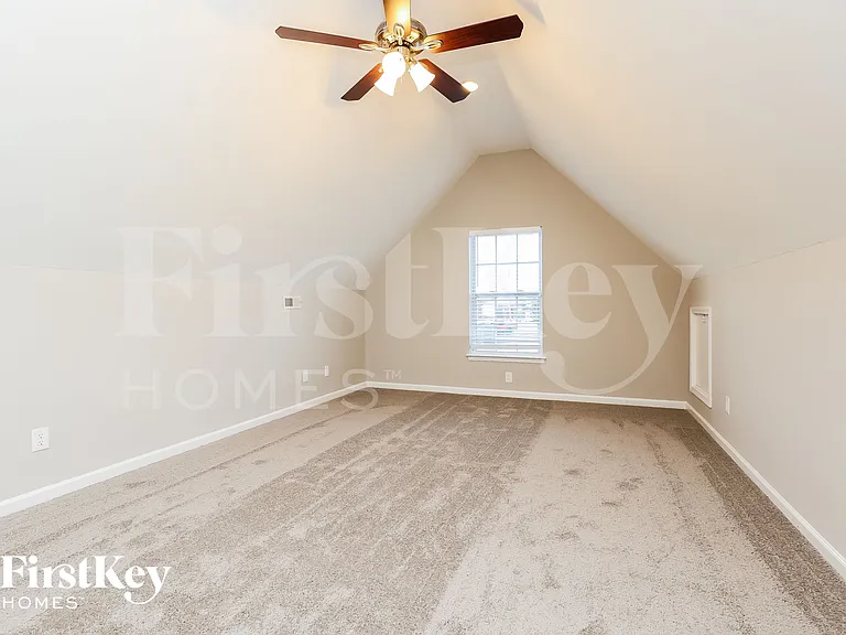 105 Lisa Cir — Photo 9
