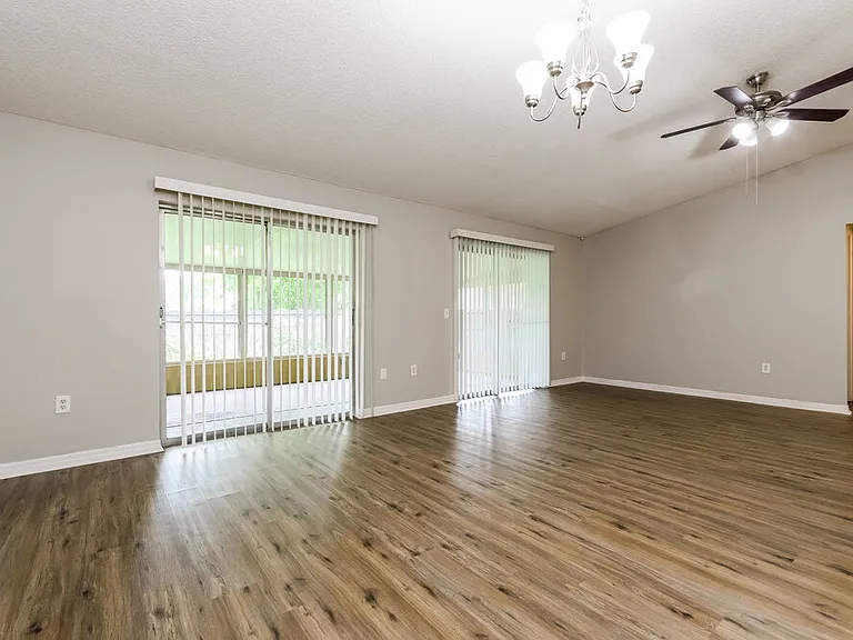 602 Cypress Ct — Photo 5