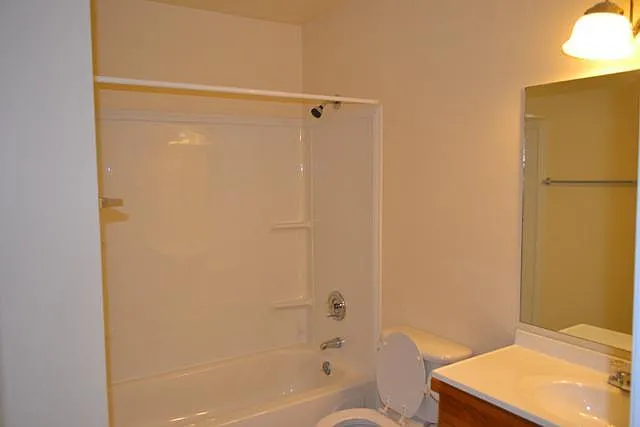 1010 Pineland Ave — Photo 12