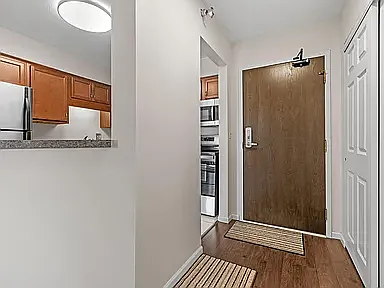 Entry w Entry Closet