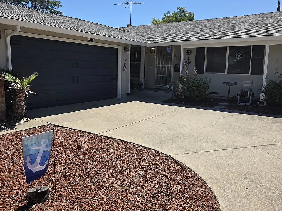 6846 Silverthorne Cir