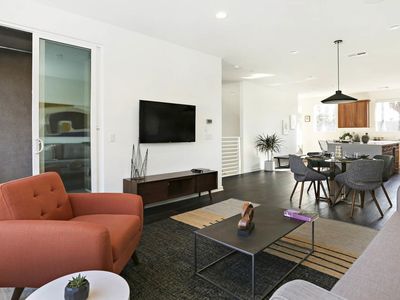 13207 Victory Bl, Los Angeles, CA, 91401