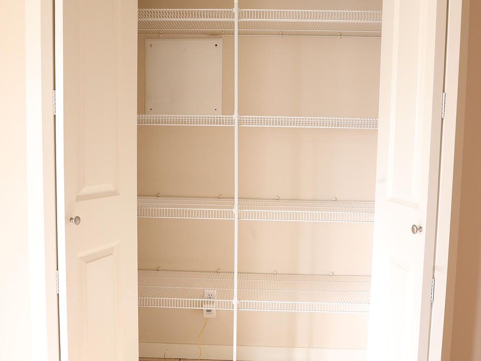Kitchen pantry