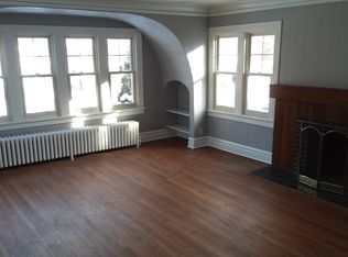 1318 Chestnut St #2, Waukegan, IL 60085