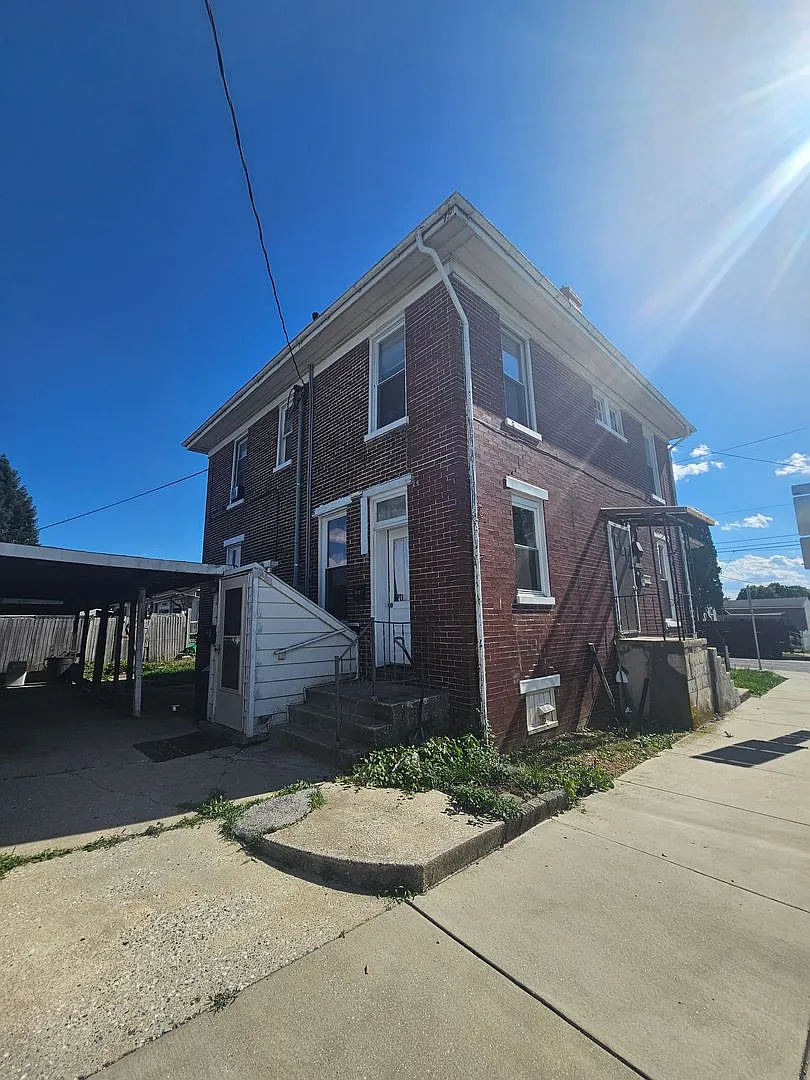 143 North Albemarle Street — Photo 1