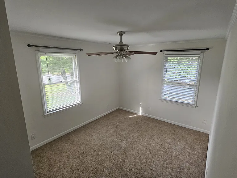 1113 Hensley Rd W — Photo 7