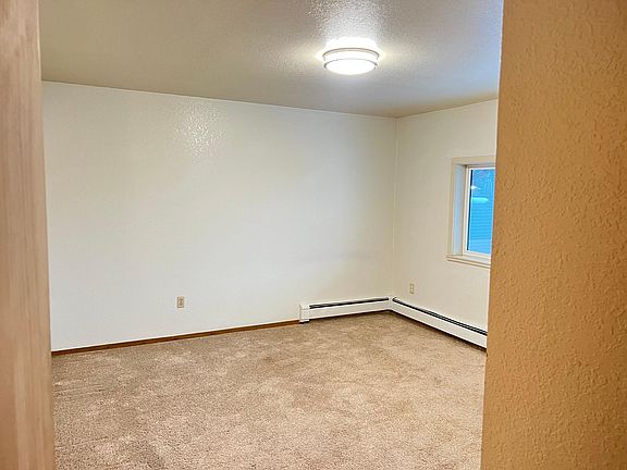 4th image of 913 27th Ave #6B