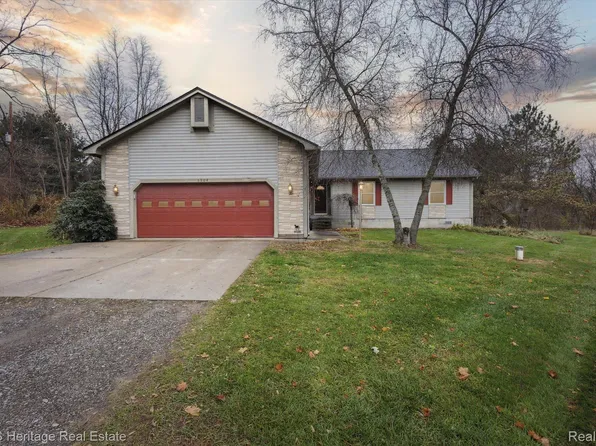 5904 W Allen Rd, Fowlerville, MI 48836