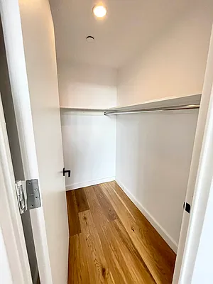 Rented by EXR | media 12