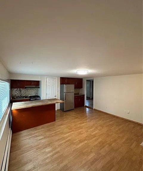 Julia Ln — Photo 3