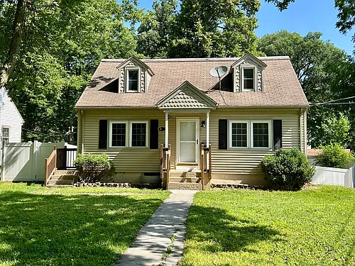 317 Wood St Photo 1