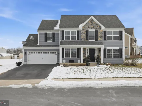 4 Acorn Ct, Ephrata, PA 17522