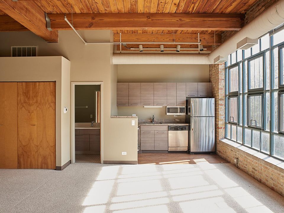 1st image of 671 N Sangamon St #214