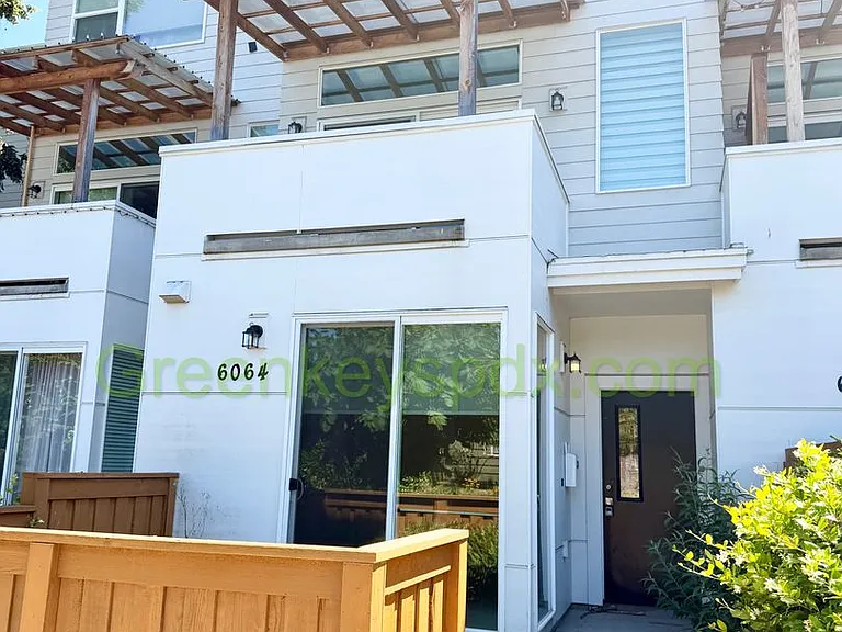 6064 NE 42nd Ave — Photo 24