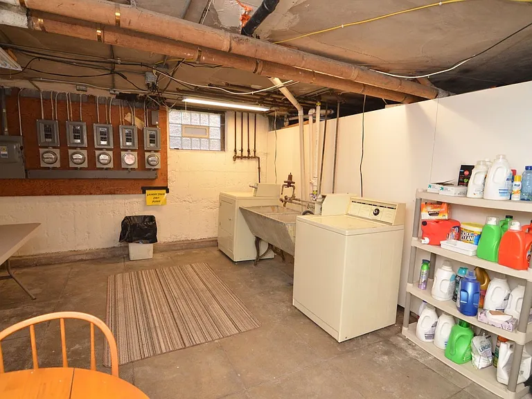 1725 Laurel Ave — Photo 14