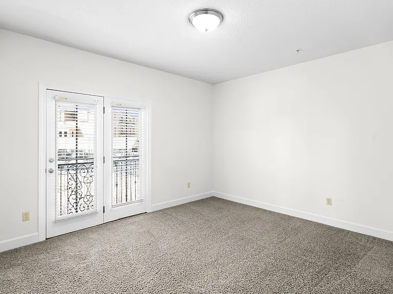 947 W 1010th St N #406 — Photo 7