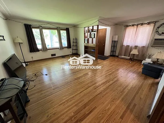 7404 Queen Ave S — Photo 3