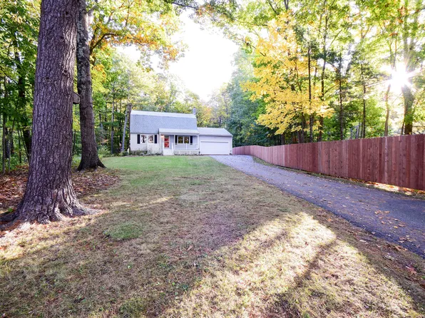107 Ledgewood Drive, Falmouth, ME 04105