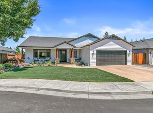 217 Glenwood Dr, Eagle Point, OR 97524