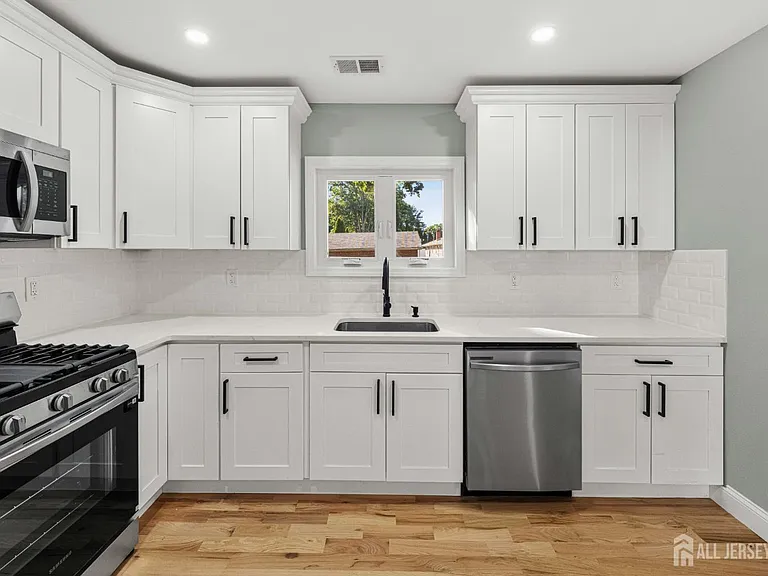 614 Remsen Ave #1 — Photo 10