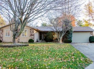 51294 Sandyridge Ln, South Bend, IN