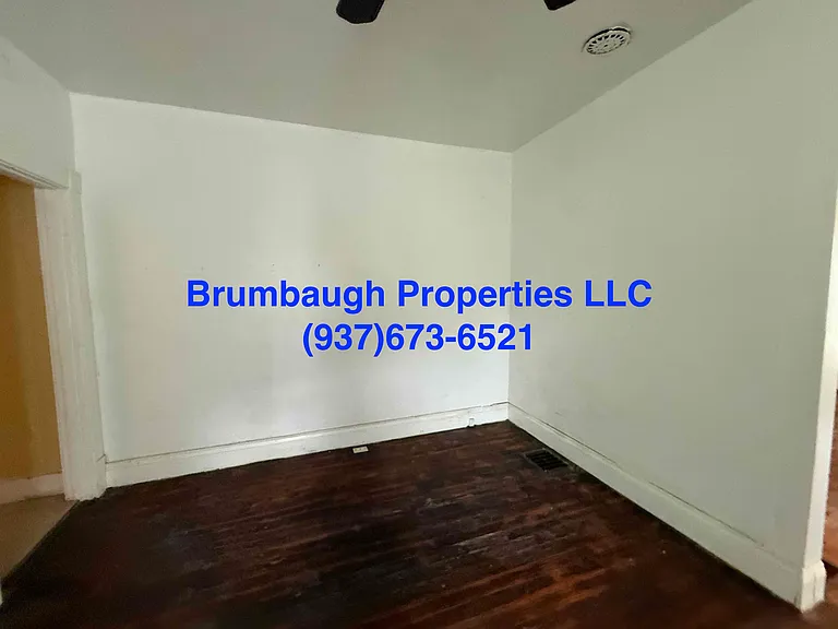 1027 Park Ave — Photo 11