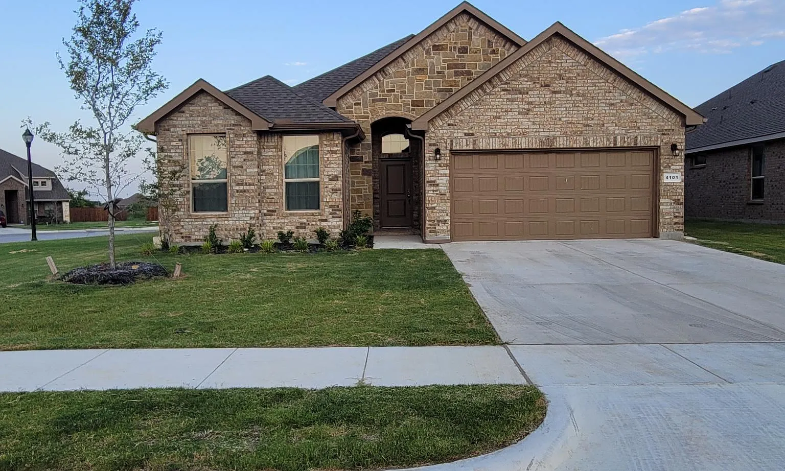4 bed, 1866 sqft, $2,350 — Photo 2