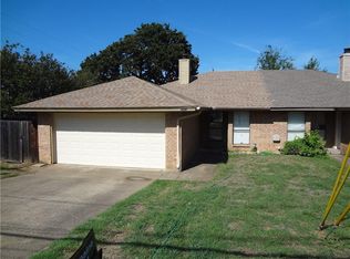 901 Eunice Dr, Hurst, TX 76053