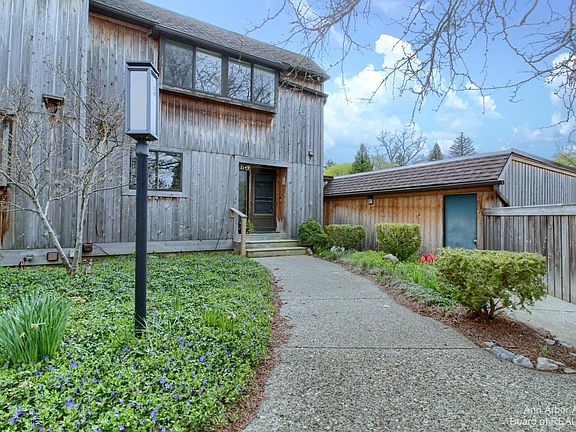 2nd image of 2149 Pauline Ct