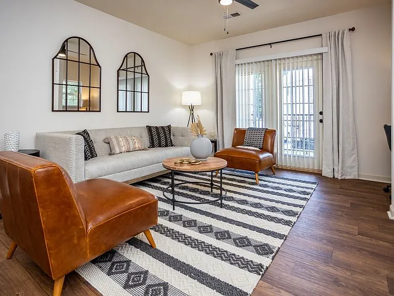 Legacy Pointe — Photo 14