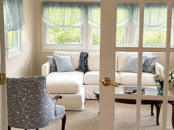 3rd image of 8 Natureway Cir