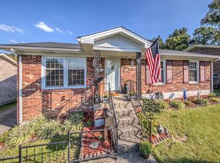 4523 Barrowdale Dr, Louisville, KY 40216