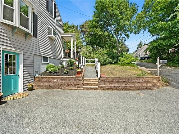 2nd image of 39 Everett St