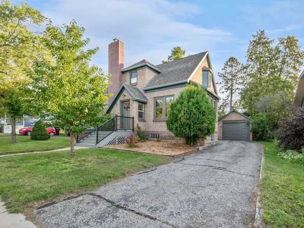 216 S 4th Ave, Sturgeon Bay, WI 54235